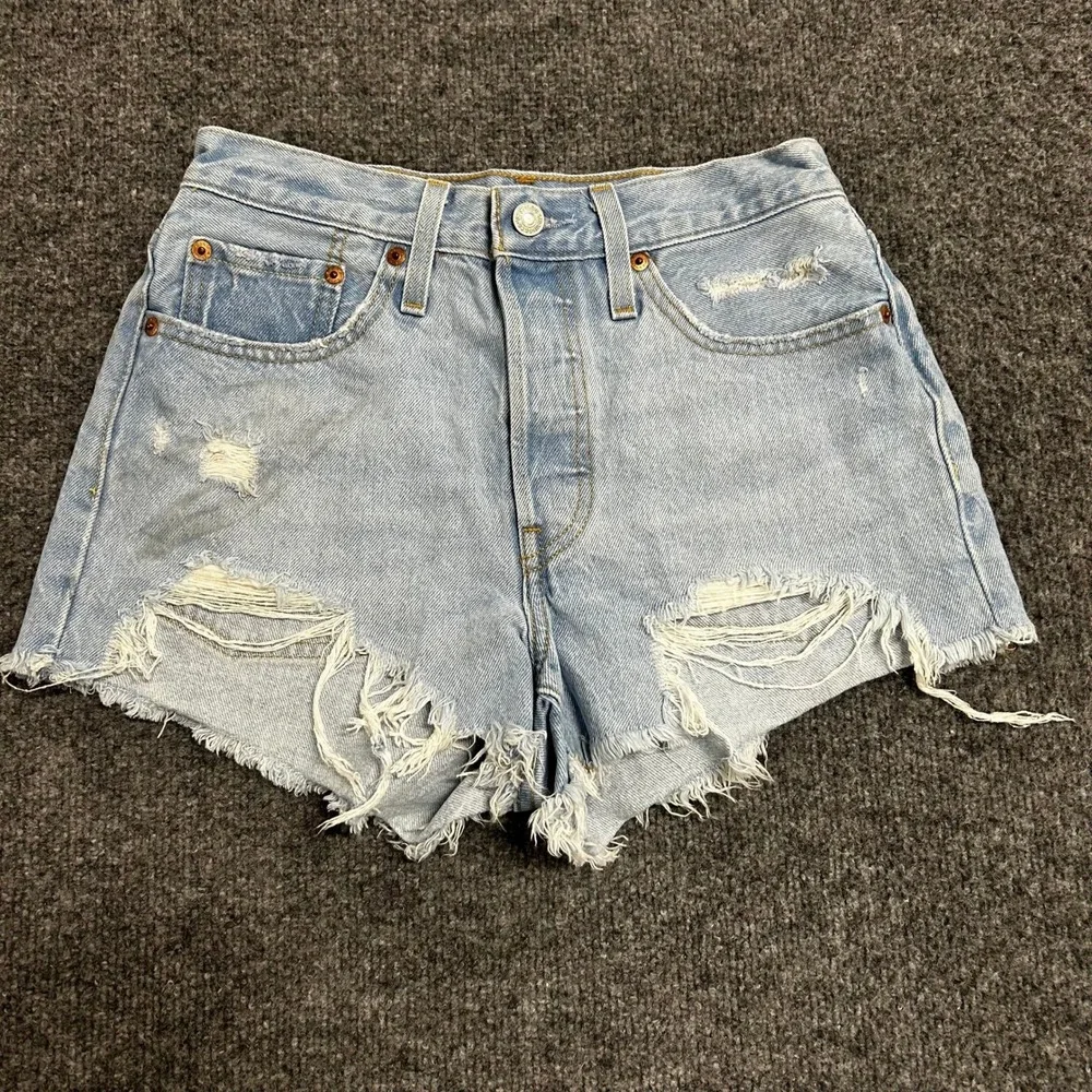 Levi's Shorts Womens Size 26 Light Wash Distressed Cutoff Denim 501 Button Fly